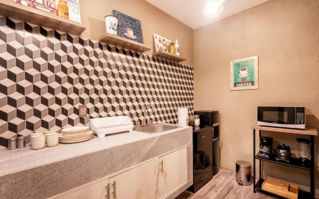 Bright & Stylish in Roma Condesa , Sleeps 7