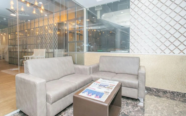 OYO 15352 Sahara Suites