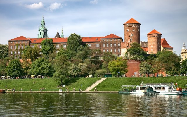 Wawel Apartments - Riverside Castle 1