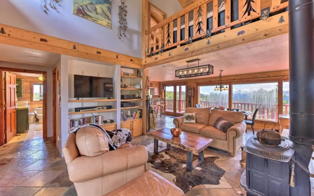 Secluded Cotopaxi Cabin w/ Panoramic Mtn Views