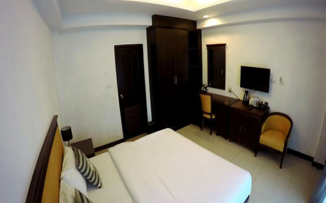 OYO 898 Sota Residence