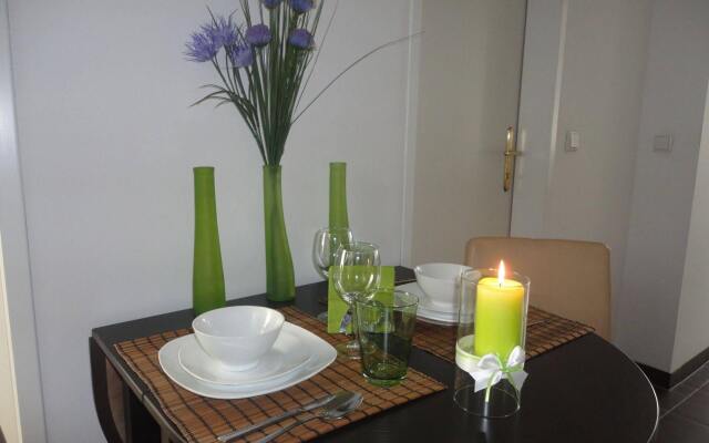 Отель Flatprovider - Comfort Gauss Apartment Австрия, Вена - отзывы, цены и фото номеров - забронировать отель Flatprovider - Comfort Gauss Apartment онлайн комната для гостей