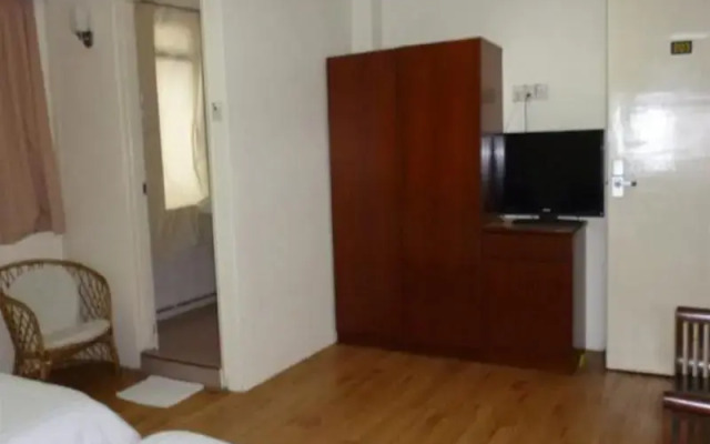 Hotel Merry