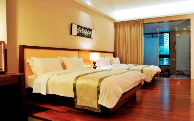 Crownshine Resort