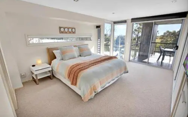Gippsland Lakehouse