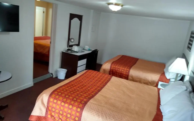 Holiday Motel