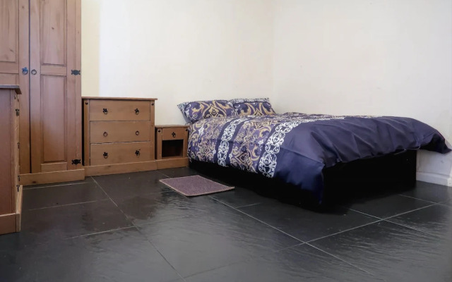 Teviot Street - Deluxe Double Room