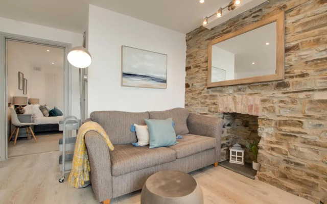 Elenydd Apartment