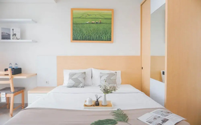 Cozy Look Studio Apartment At Lrt City Bekasi