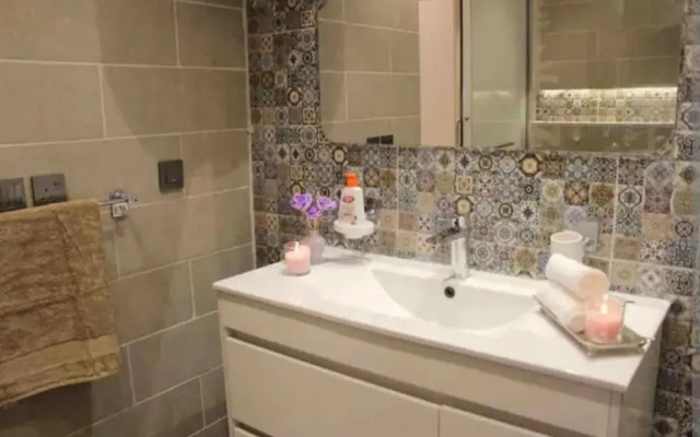 Luxury apartment prime location