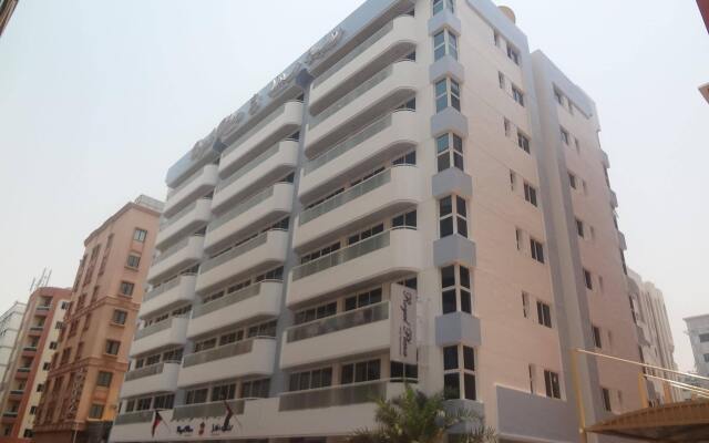 Royal Plaza Hotel Apartments вид на фасад