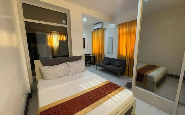 Legends Hotel & Restaurant