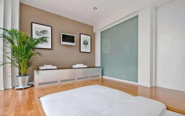 Converted Warehouse 1 bed apt in Clerkenwell