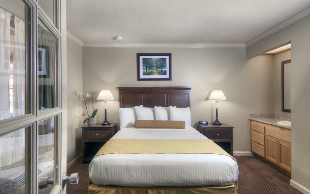 University Park Inn & Suites, an Ascend Collection Hotel