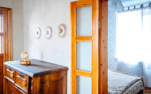 Royal Apartment On Bazhanova 11 A