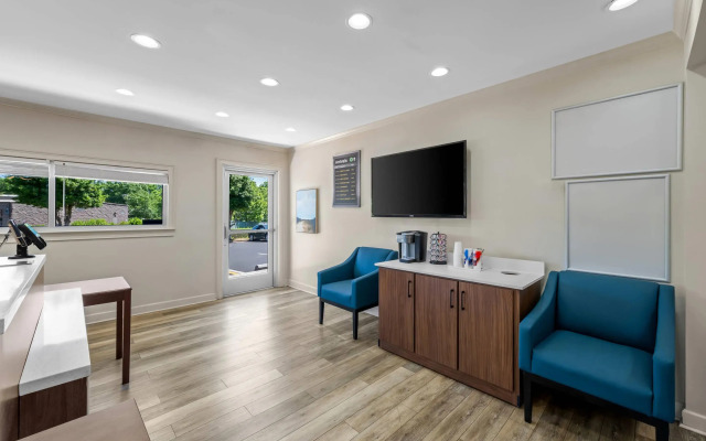 Suburban Extended Stay SE