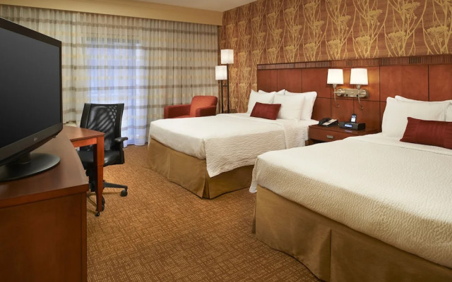 Courtyard  Chicago Naperville