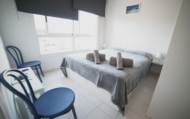 Harbour Apartment With Lobos View