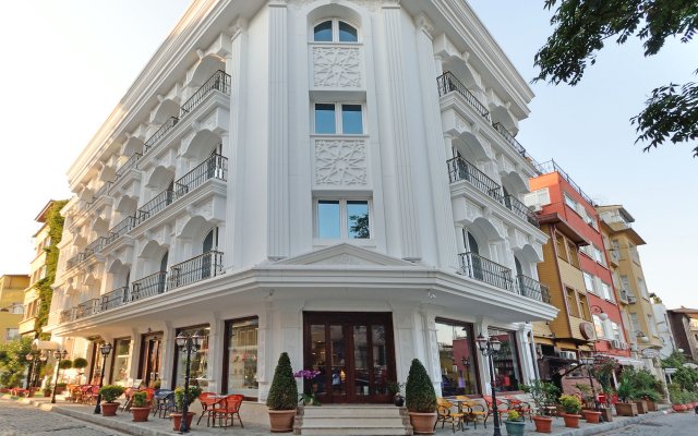 The Magnaura Palace Hotel in Istanbul, Turkiye from 177$, photos, reviews - zenhotels.com hotel front