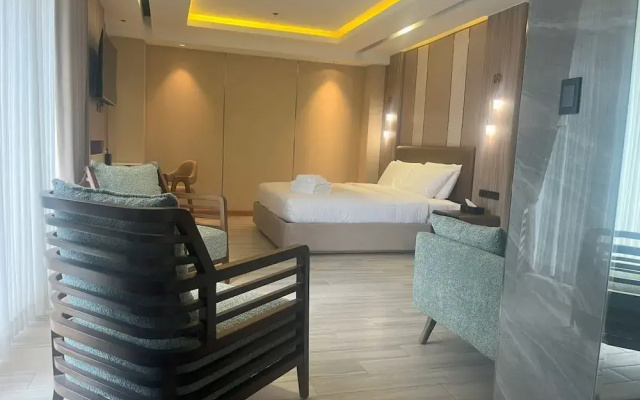 Sunday Belajandro Hotel