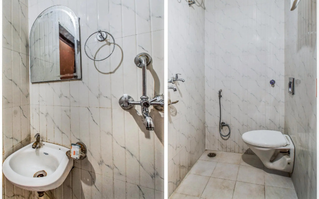 Hotel Blue Sapphire by OYO Rooms
