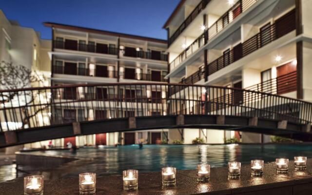 Sun Island Hotel & Spa Kuta вид на фасад