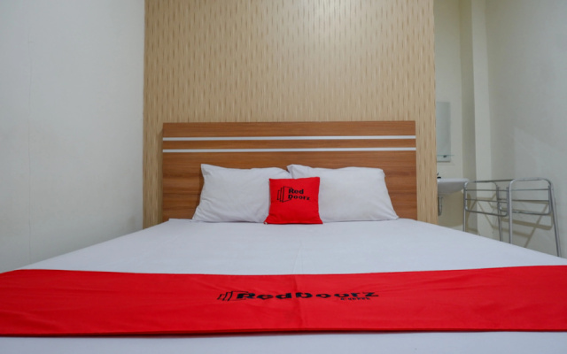 RedDoorz near Living Plaza Purwokerto