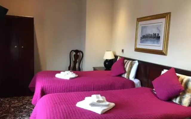 Marine Hotel