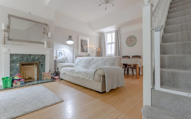 3 Bedroom House Close to Victoria Park