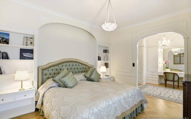Отель Badrutts Palace Hotel Швейцария, Санкт-Мориц - отзывы, цены и фото номеров - забронировать отель Badrutts Palace Hotel онлайн вид на фасад