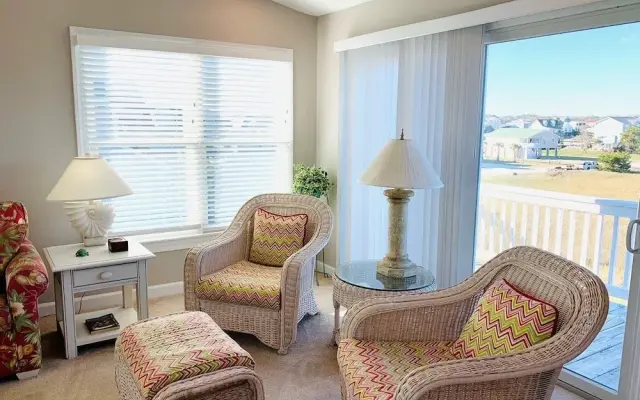 Old Man & The Sea 5 Bedroom Home by RedAwning
