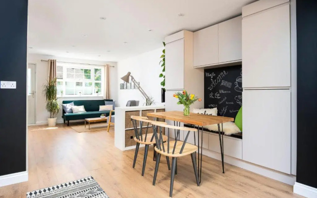 2 bed house close to Town Centre