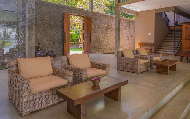 Отель Roman Lake Ayurveda Resort Шри-Ланка, Ахунгалла - отзывы, цены и фото номеров - забронировать отель Roman Lake Ayurveda Resort онлайн вид на фасад