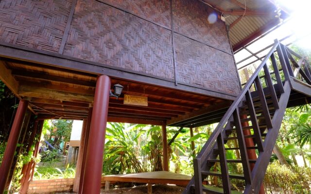 Отель Fruit Tree Lodge Ланта вид на фасад