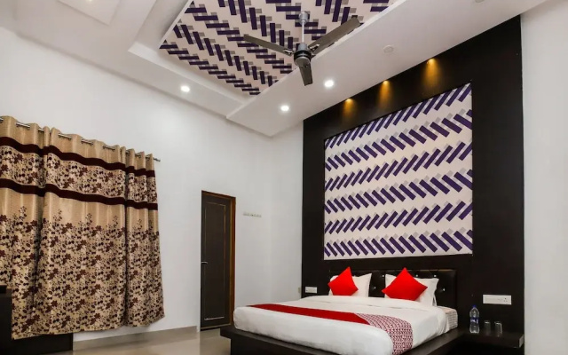 OYO 19456 Hotel Shagun Palace