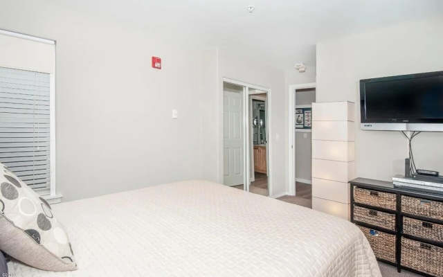 Waters Edge 309