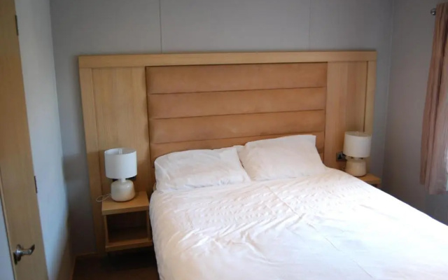 33 Solent Village