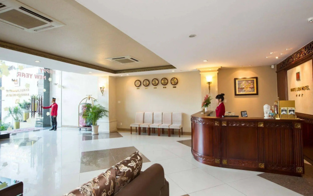 White Lion Hotel