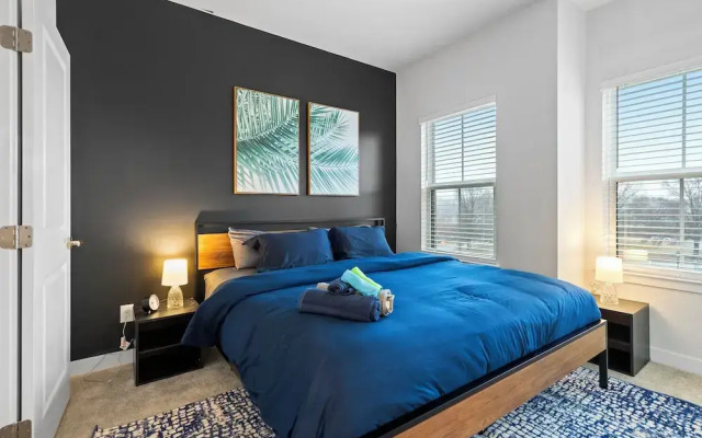 Luxe King 3BR Townhouse Uptown Charlotte