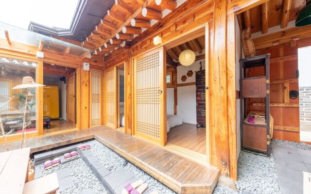 Отель Open Real Luxury Korean Hanok Южная Корея, Сеул - отзывы, цены и фото номеров - забронировать отель Open Real Luxury Korean Hanok онлайн вид на фасад