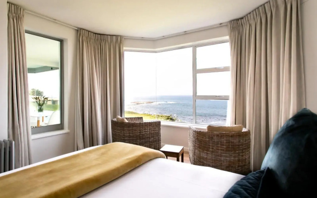 Bayview 208