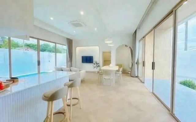 Level TWO pool villa Sriracha