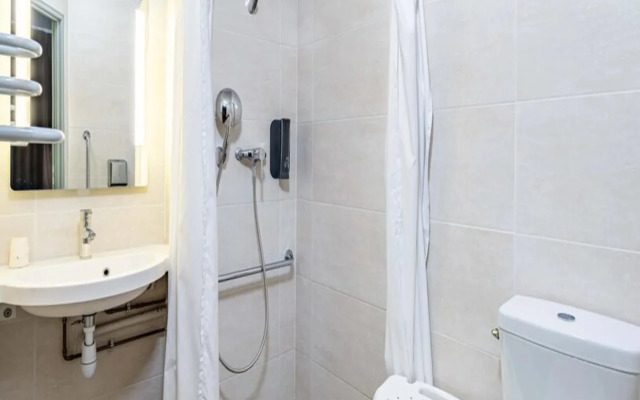 B&B HOTEL Poitiers (1)