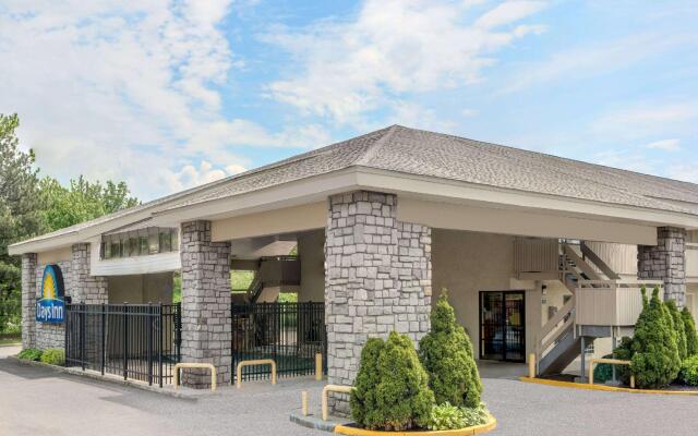 Отель Days Inn by Wyndham Columbus Fairgrounds США, Колумбус - отзывы, цены и фото номеров - забронировать отель Days Inn by Wyndham Columbus Fairgrounds онлайн вид на фасад