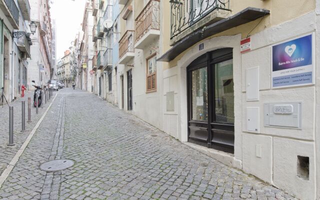 Апартаменты Lisbon Core Apartments In Bairro Alto, Chiado вид на фасад