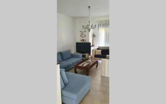 Luxury maisonette 250m from the sea