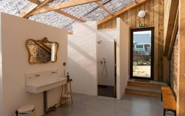 La Ferme du Golf, Gite Atypique Et Artistique
