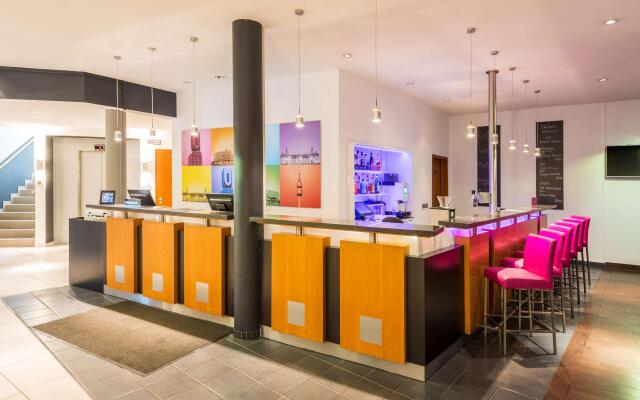 Отель Courtyard by Marriott Dortmund