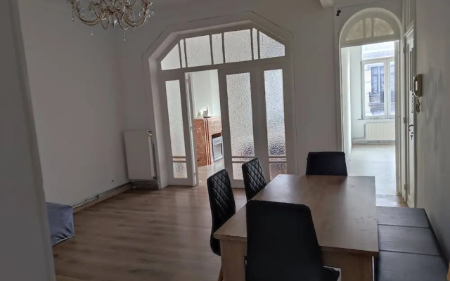Room in Guest Room - Charming Room W Located in Brussels