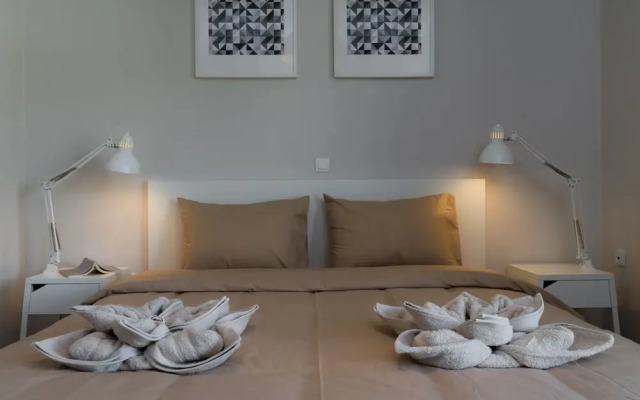 51m² Renovated Apartment in Vouliagmeni